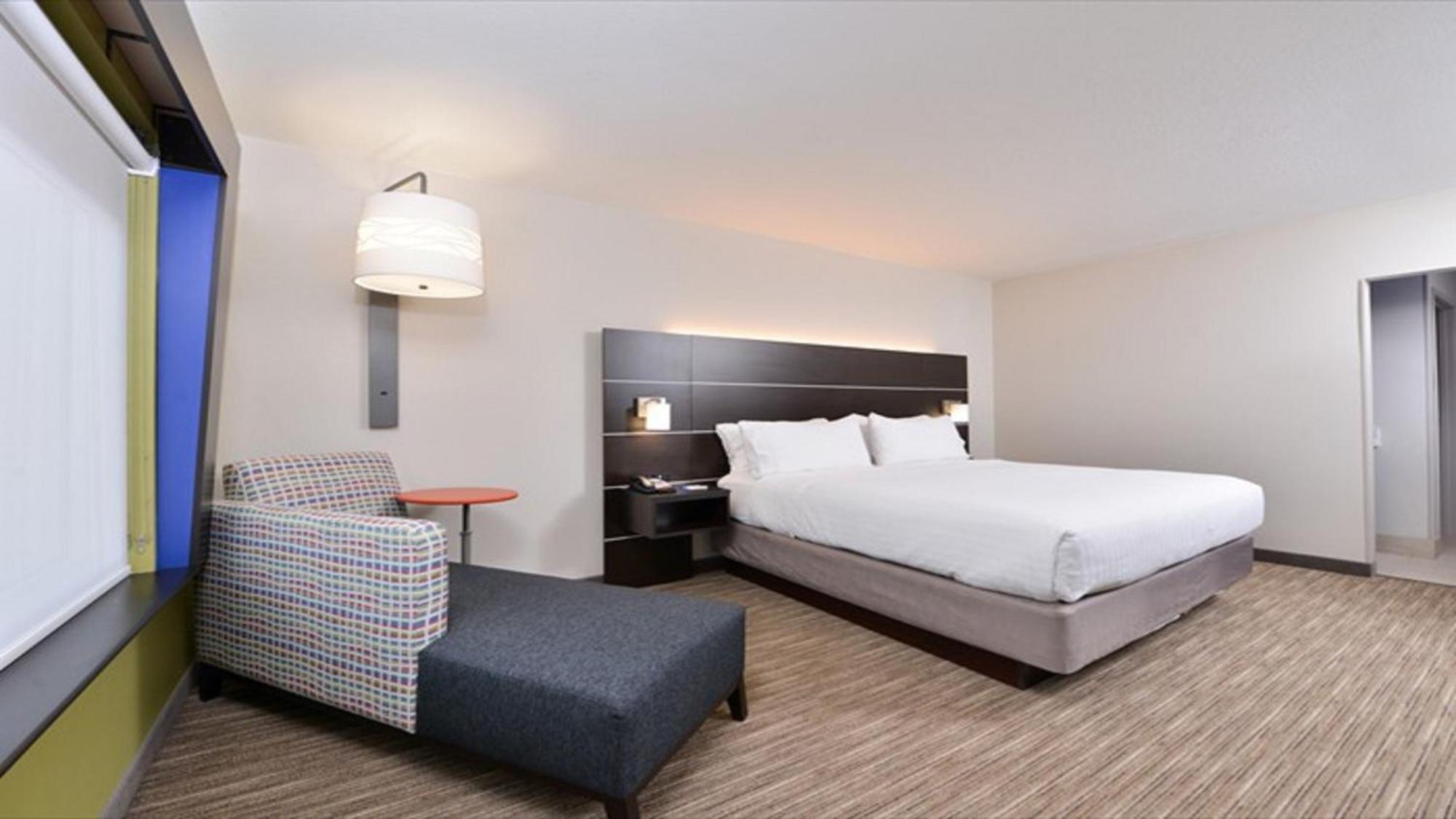 Holiday Inn Express & Suites - Parkersburg East By Ihg Экстерьер фото