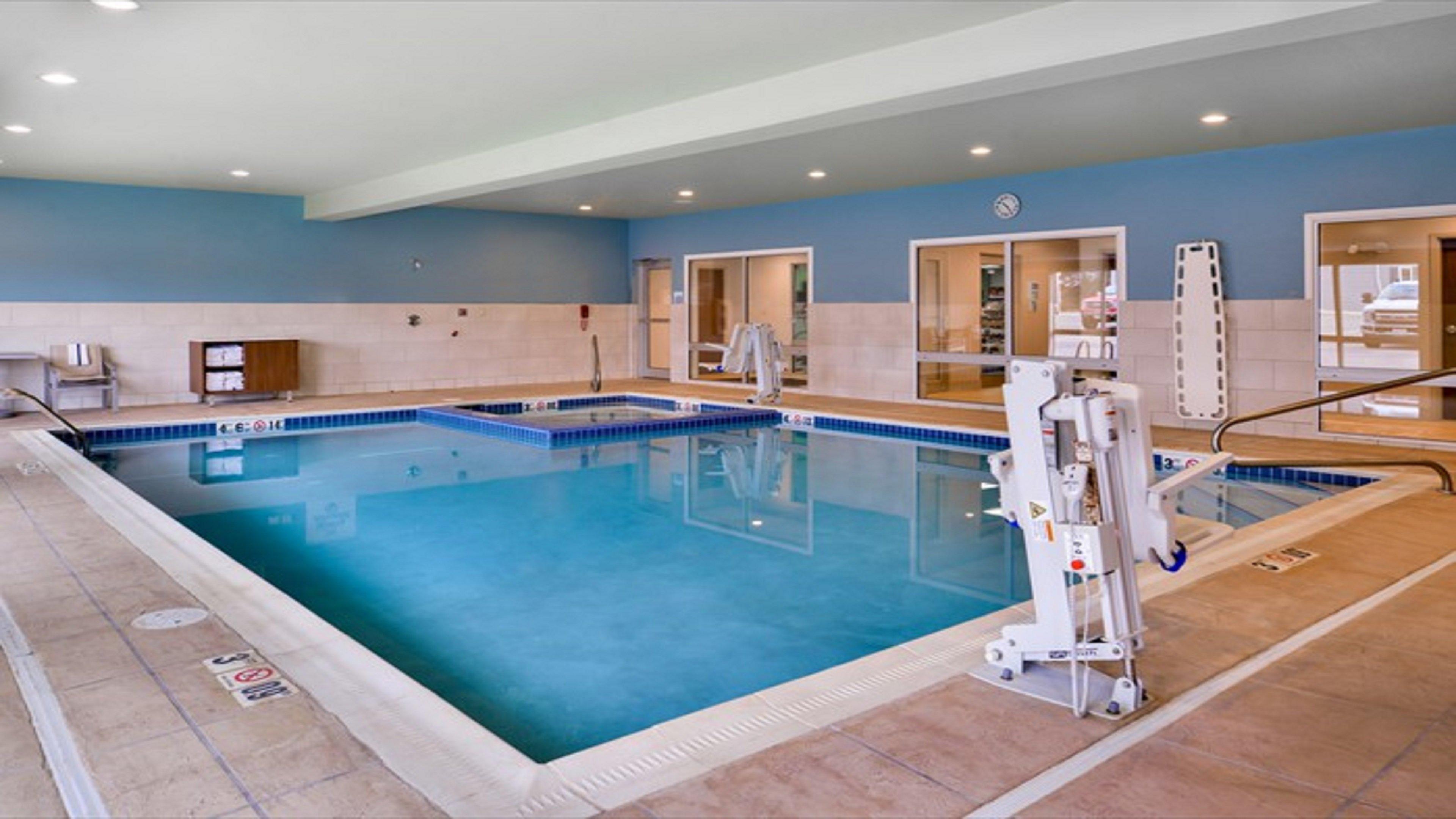 Holiday Inn Express & Suites - Parkersburg East By Ihg Экстерьер фото